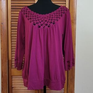 EUC Avenue Cut Out Blouse Plus Size 14/16